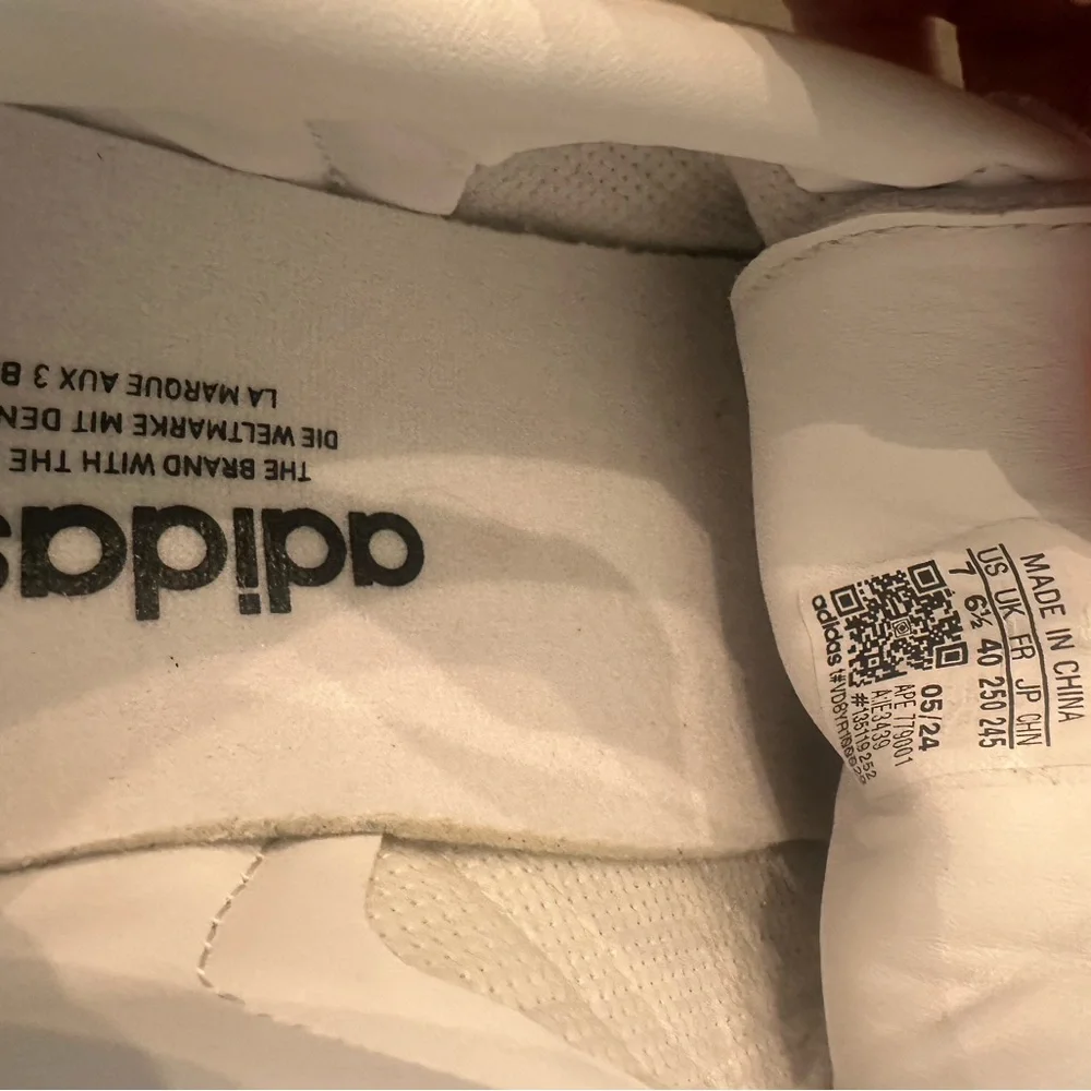 NWT! Adidas Samba Cloud White Blue Gum Sneakers
Men Sz /Fits Women Sz 8 (photo) - Picture 8 of 13